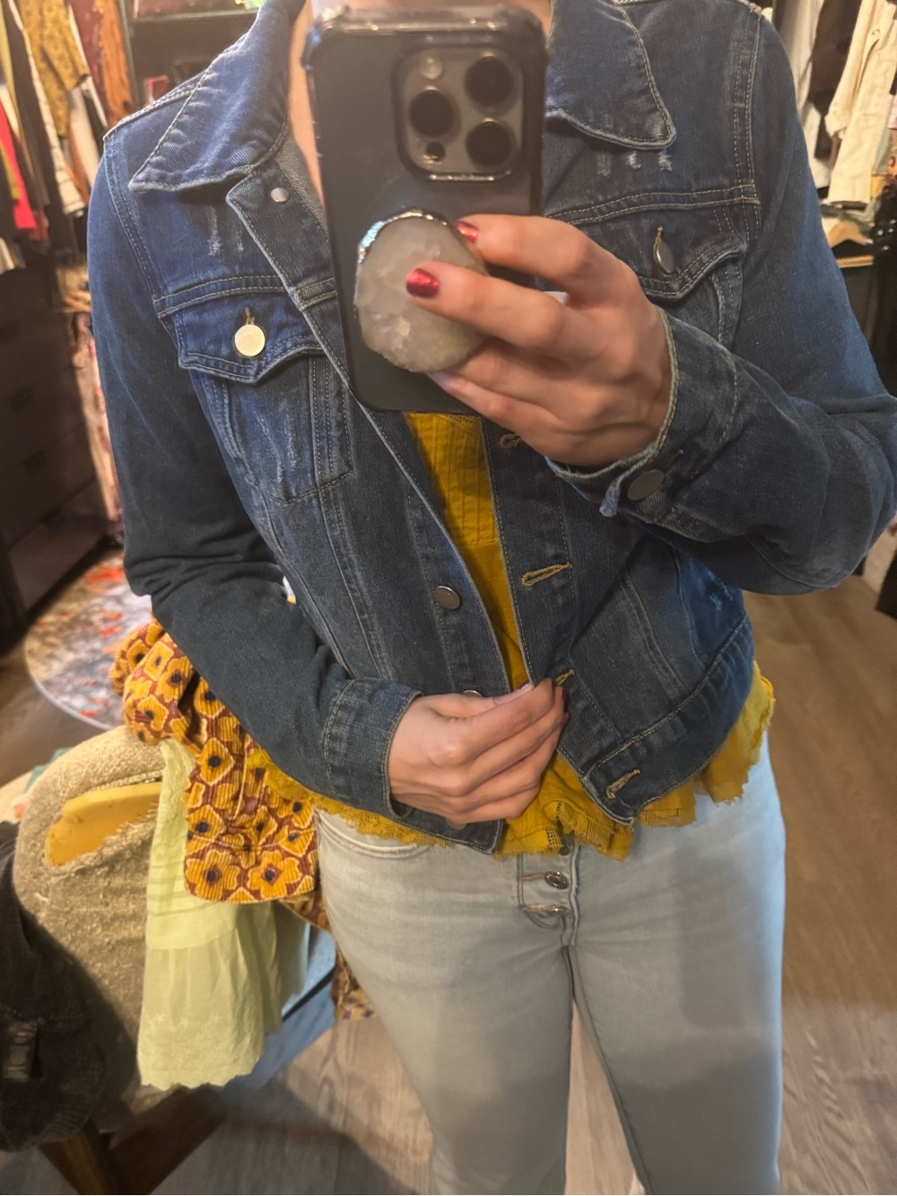 Vintage Distressed Cropped Cute Denim Jacket ♥️ - Picture 14 of 15
